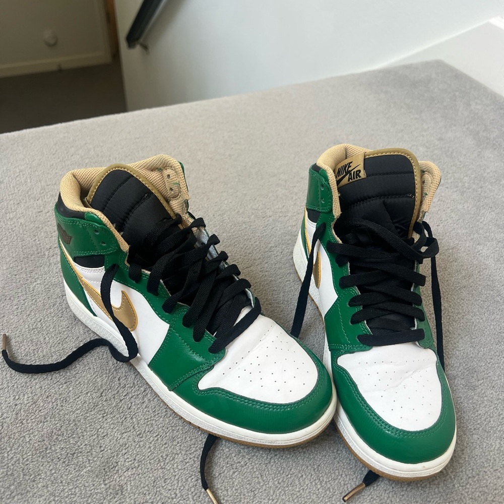 Nike Air Jordan High-Top Sneakers in Green and Gold